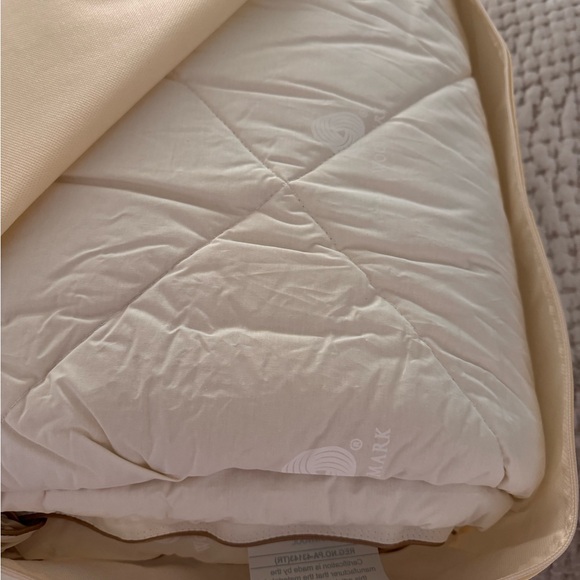 Brooks Brothers Wool Comforter in Cream - Picture 4 of 6